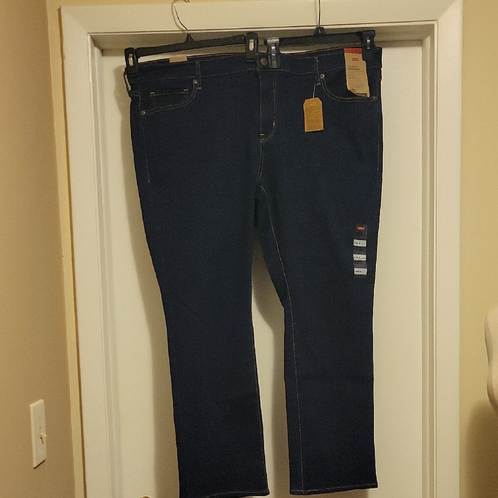 NWT: Levi's Womens Plus Classic Straight Jeans